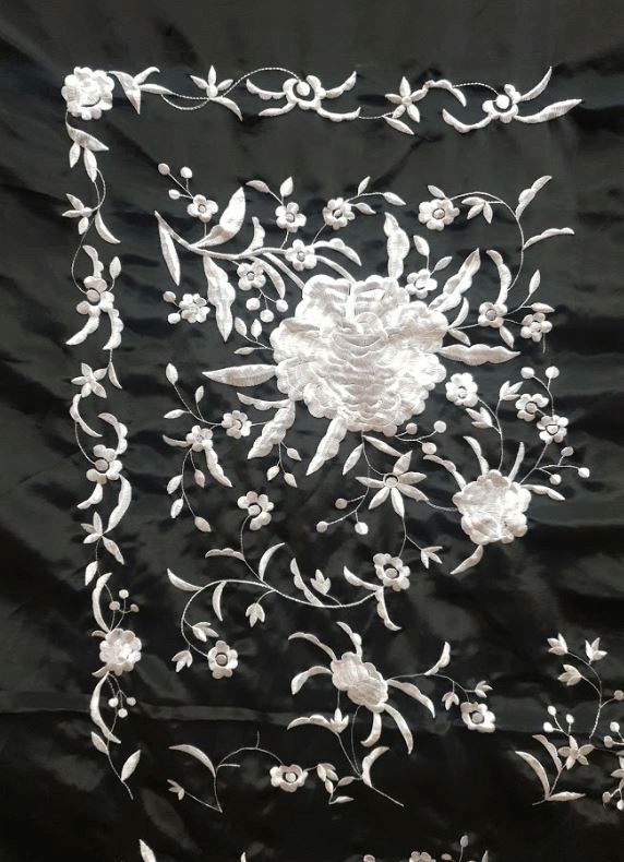 マニラショール 黒 銀刺繍 135cm | Flamenco Sound マニラショール 黒 銀刺繍 135cm | Flamenco Sound